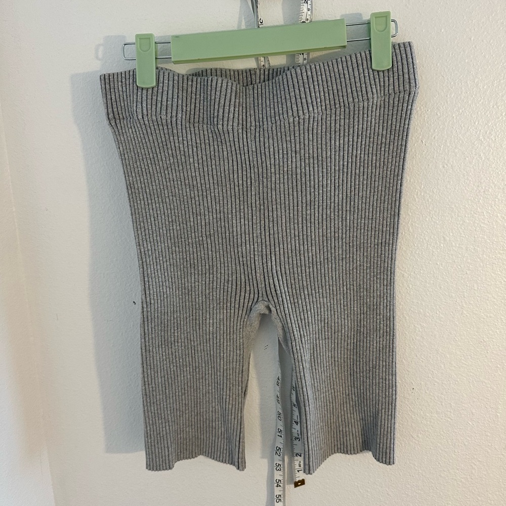 Stylish Gray Ribbed Bike Shorts
